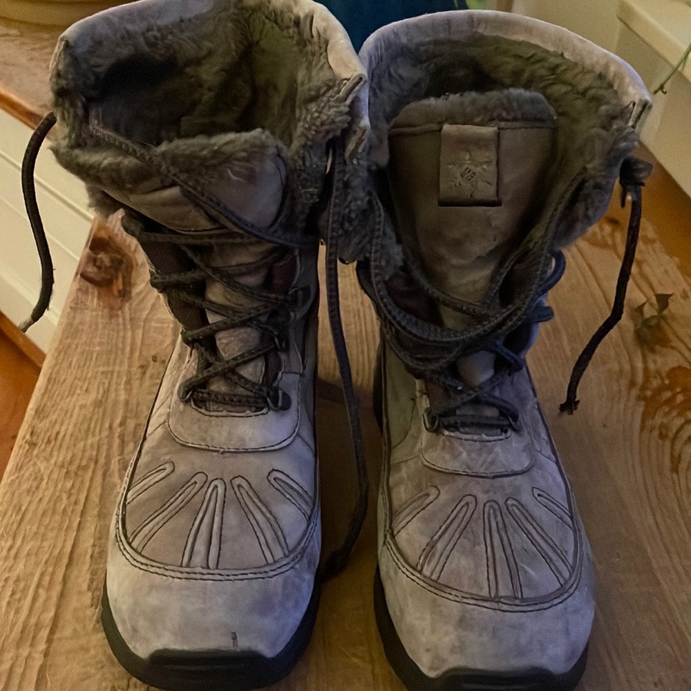 Women’s Columbia  winter boots